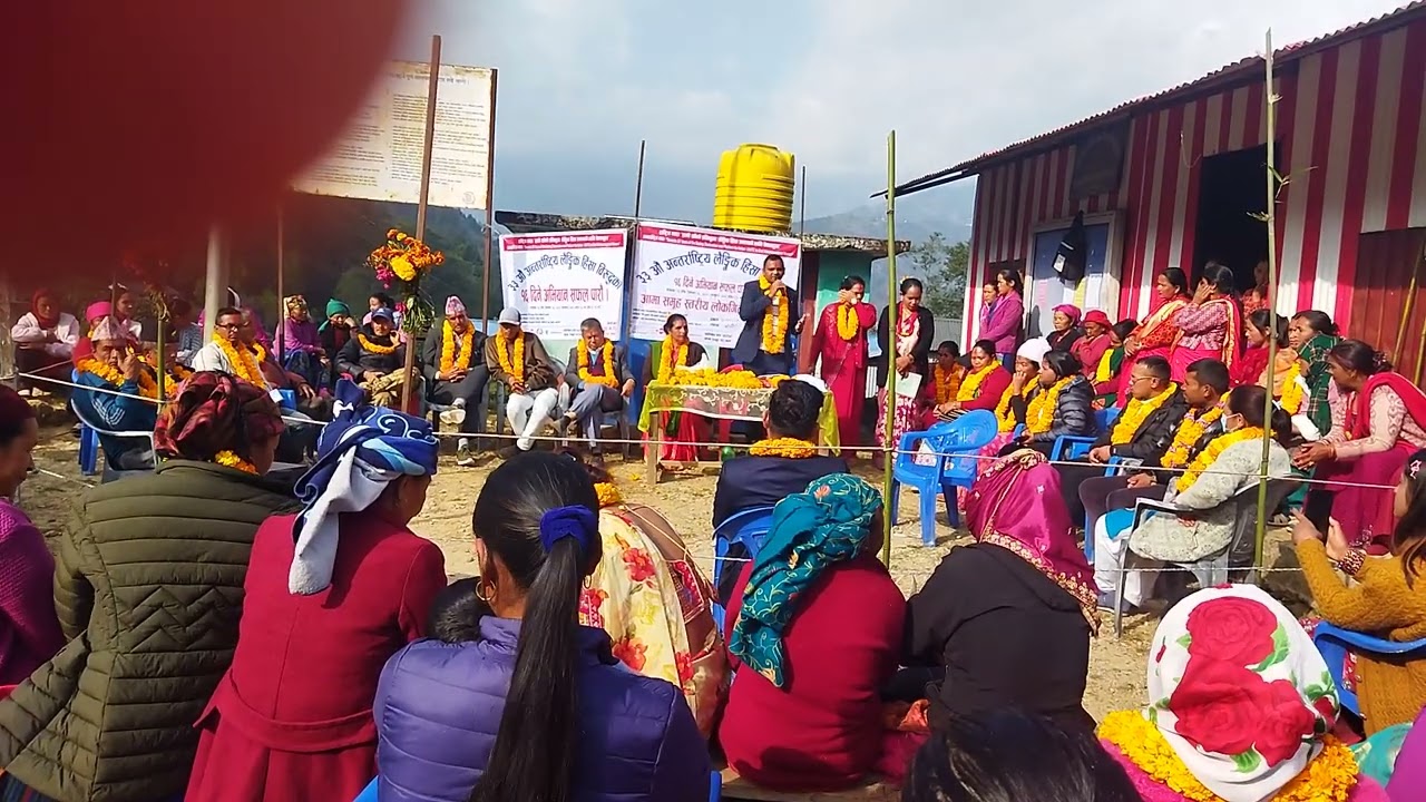 १६ दिने लैङ्गिक हिंसा विरुद्धको अभियान कार्यक्रममा आफना भनाई राख्दै ।