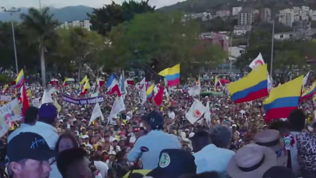 En vivo desde el Parque de las banderas Cali