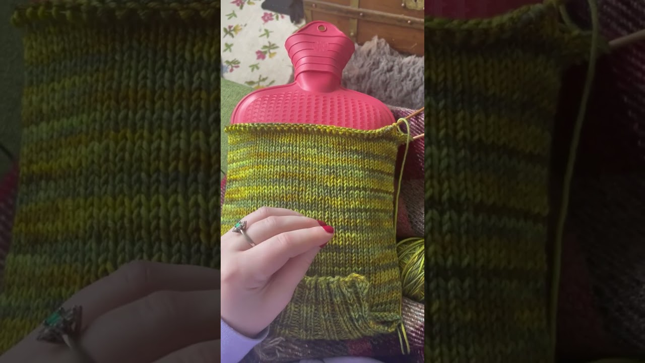 Knitting a Cozy for my Retro Hot Water Bottle!
