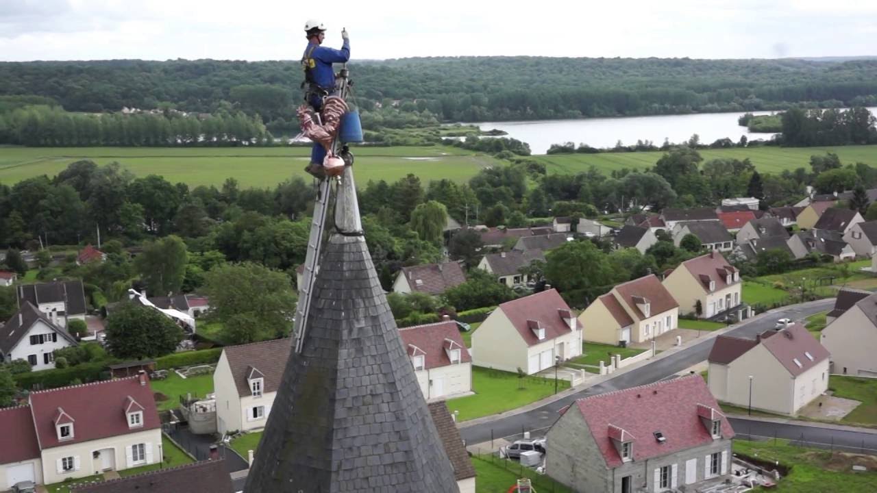 Eglise de Brenouille   la pose du coq - juin 2016