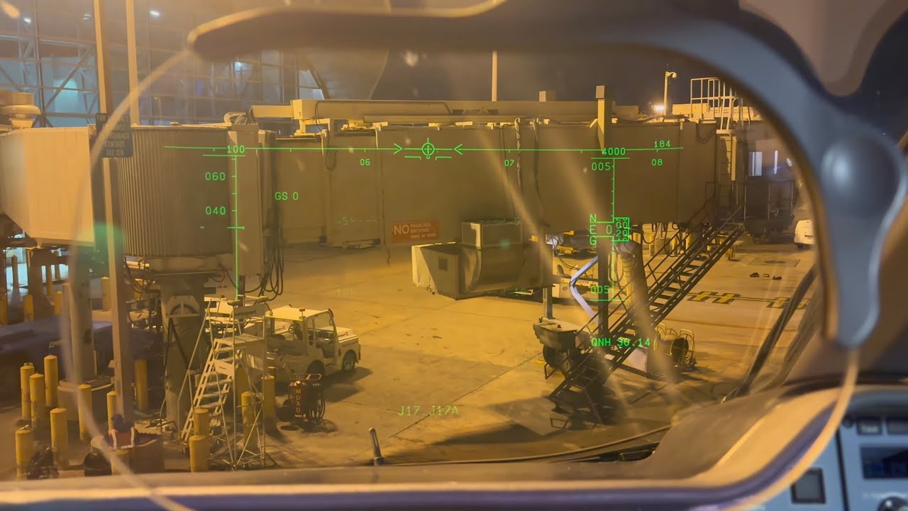 Индикатор на лобовом стекле (HUD) самолета Airbus A350