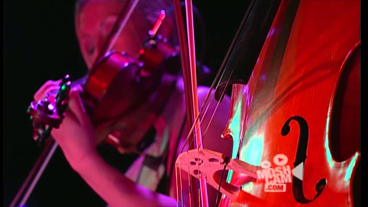 Angus & Julia Stone - Here We Go Again (Live in Sydney) | Moshcam