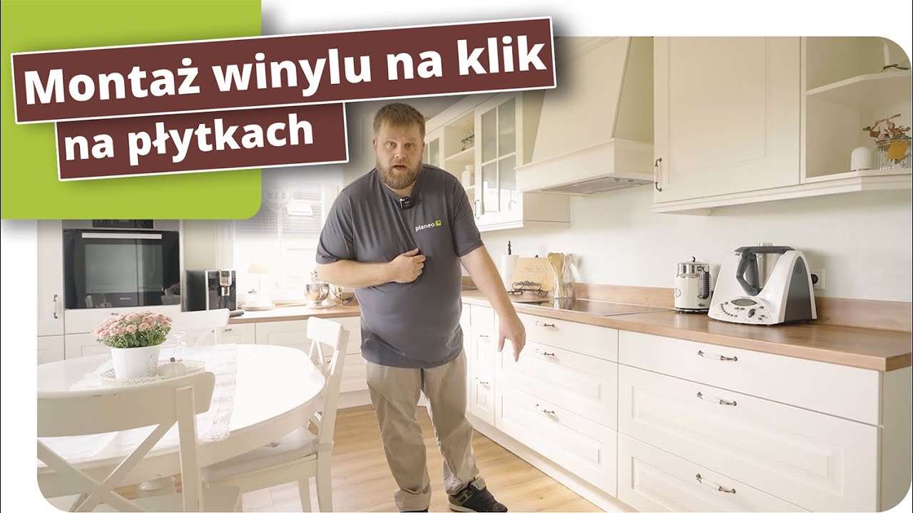 Układanie paneli winylowych typu click na wyrównanych płytkach