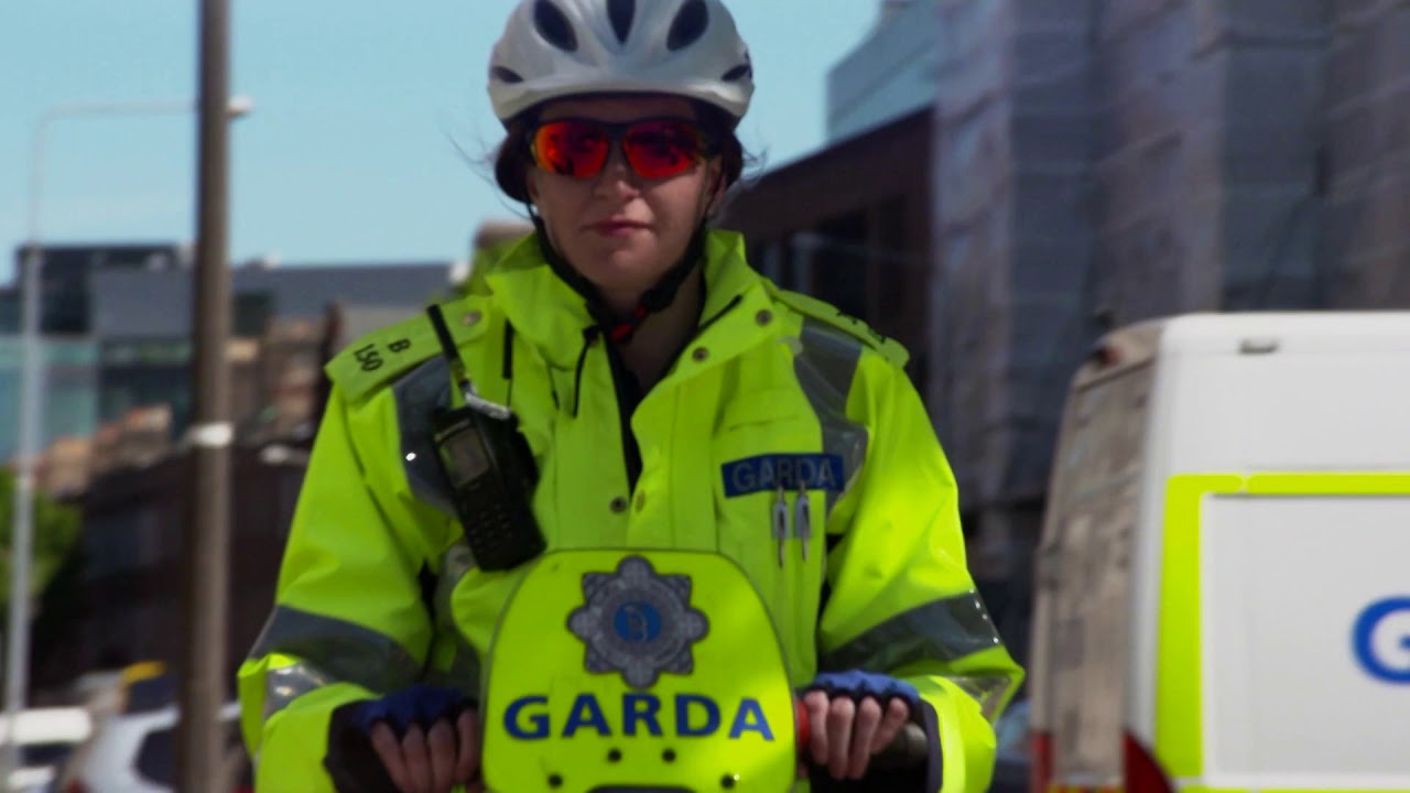 Garda Susan and Mark | Hero Hub | @RT&Eacute; Kids