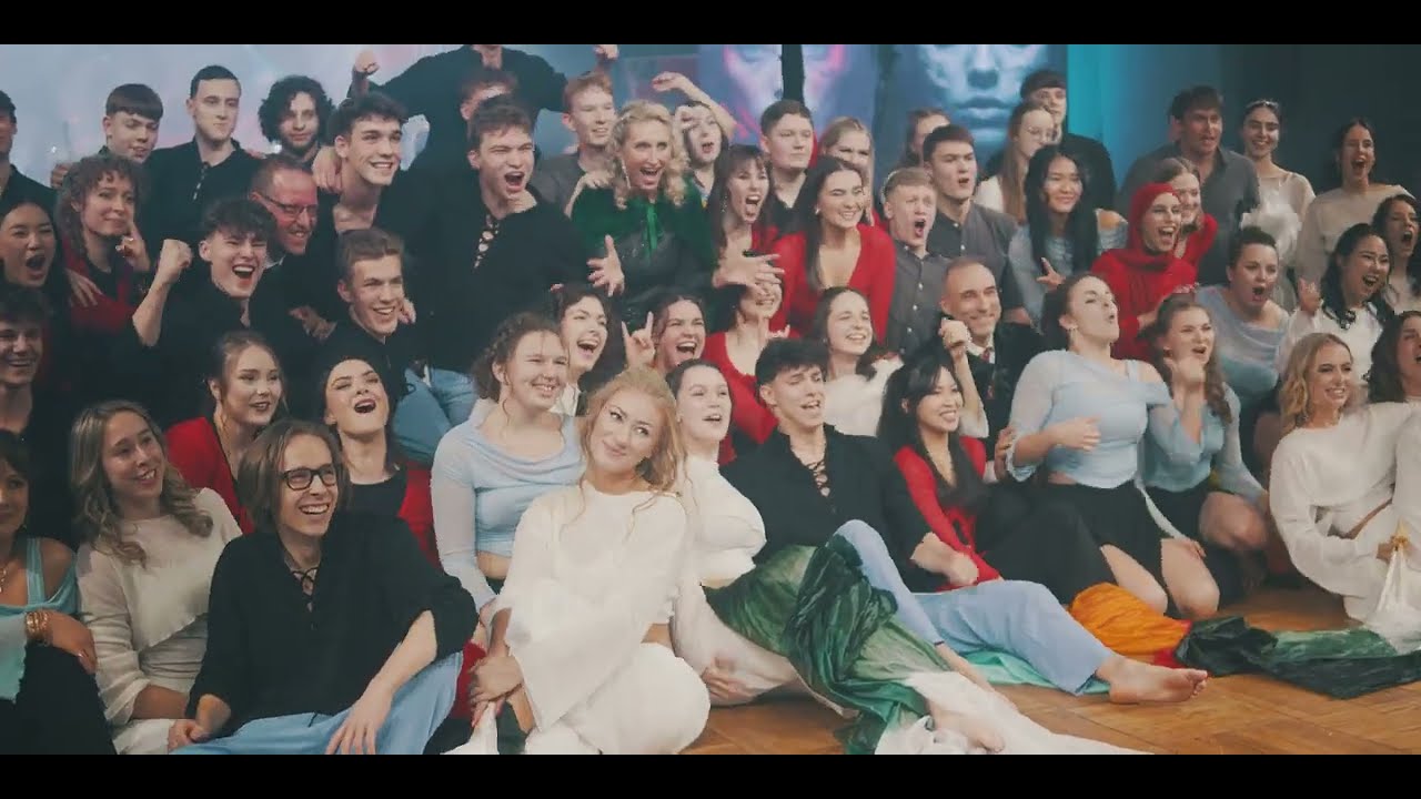 Předtančení tříd V8.A, 4.B a 4.D Gymnázia Jateční - 