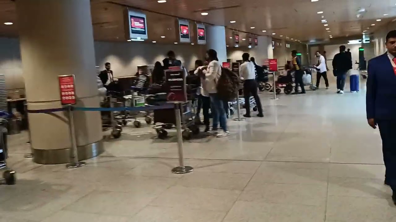 Mumbai International To Domestic Luggage Transfer afterSecurityCheck #india #mumbai #airport #travel