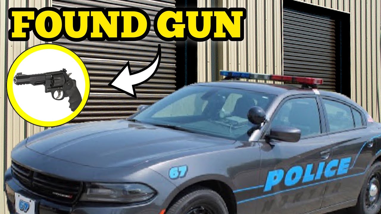 POLICE, GUN & Old Abandoned Storage Unit Locker Owner At The Auction / Real Life Storage Wars