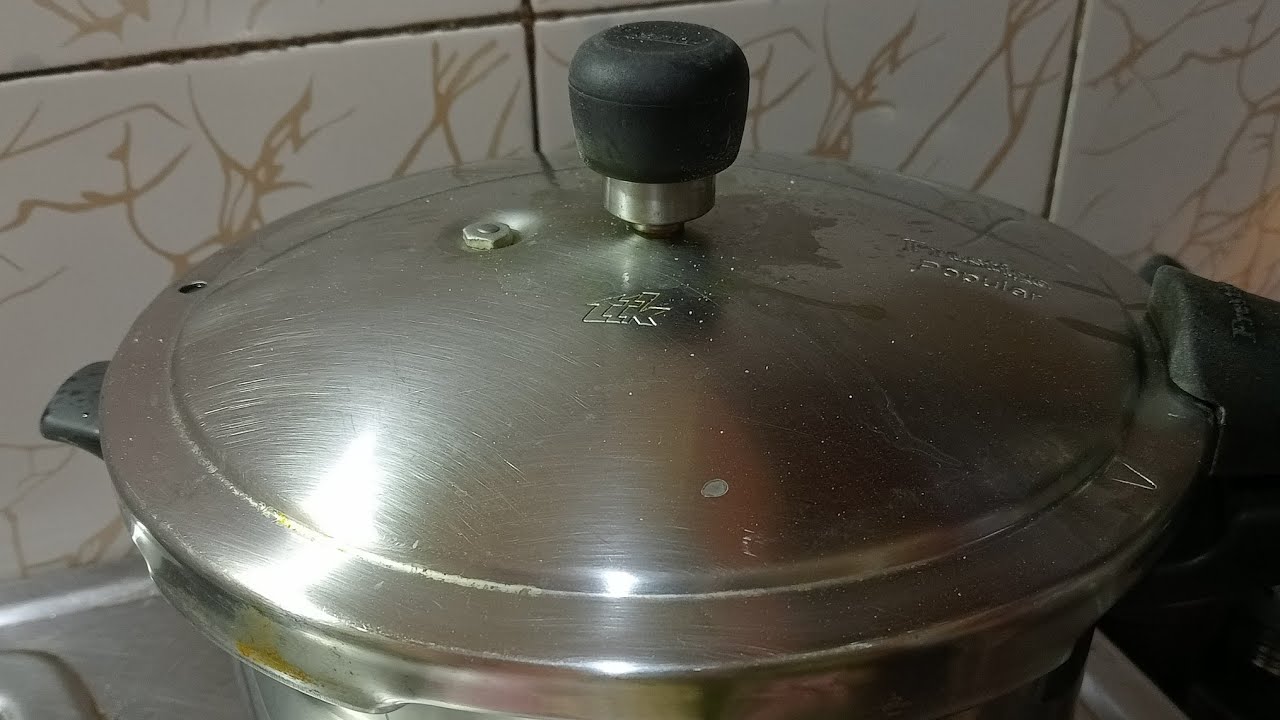 Cook together w savita is live 🔴 कुकर में से आलू की सब्जी #live#shorts