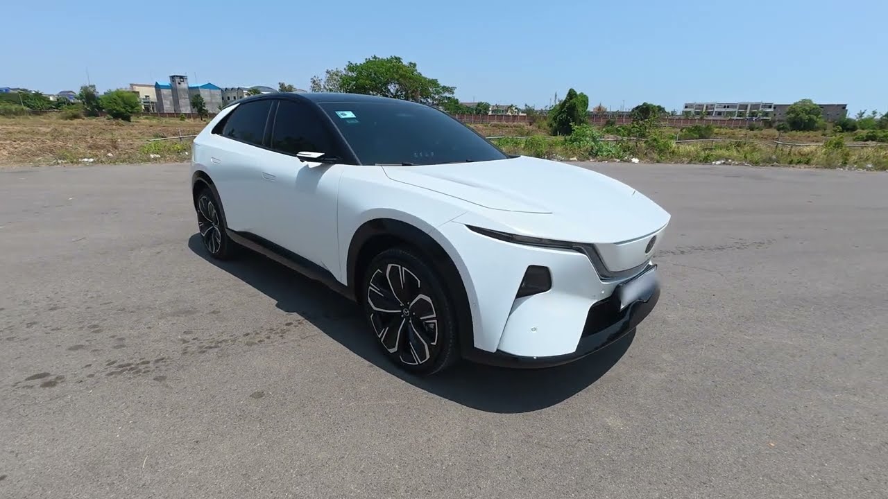 Mazda EZ60 (CX-6e) EV 600max SUV 2025-2026 POV Review.