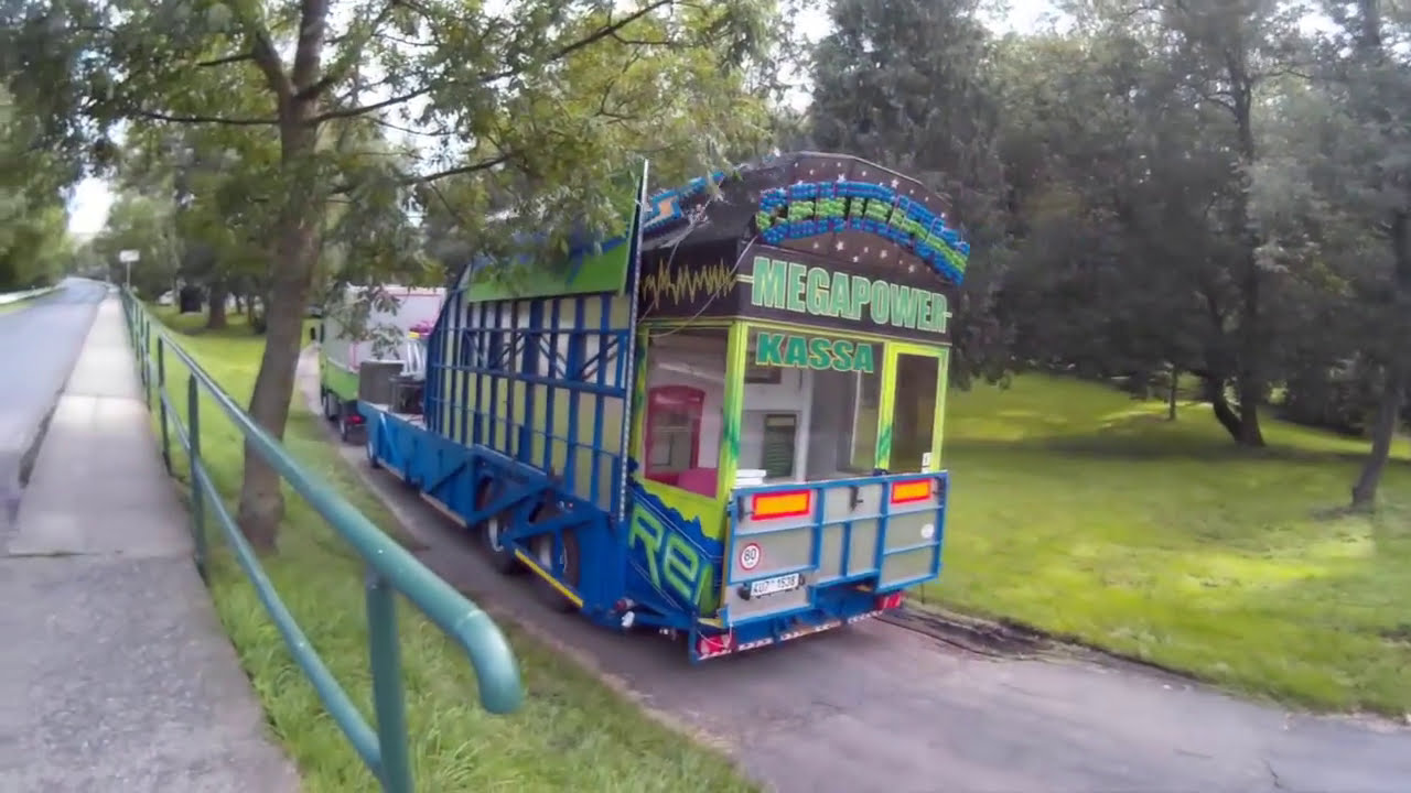 Transport atrakce Centrifuga od Lunaparku Kolomazníček