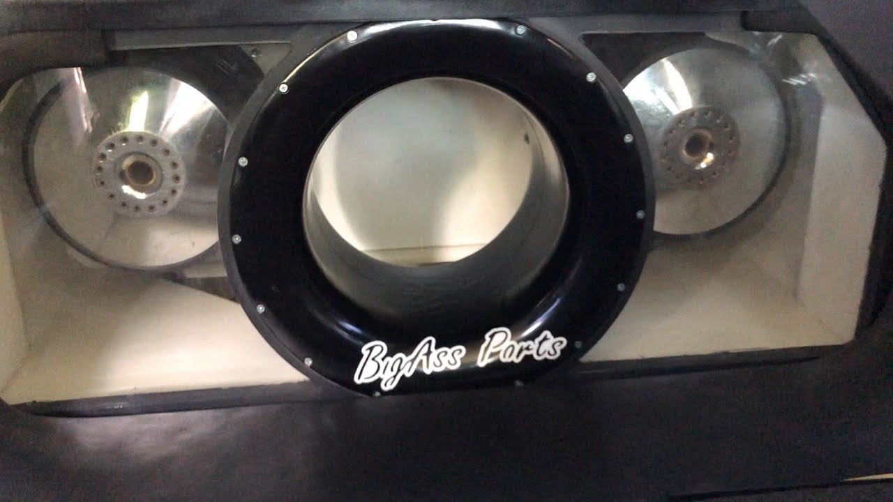 HERE IS HOW 2 12S SOUND IN THE TRUNK ON 7,500 WATTS
