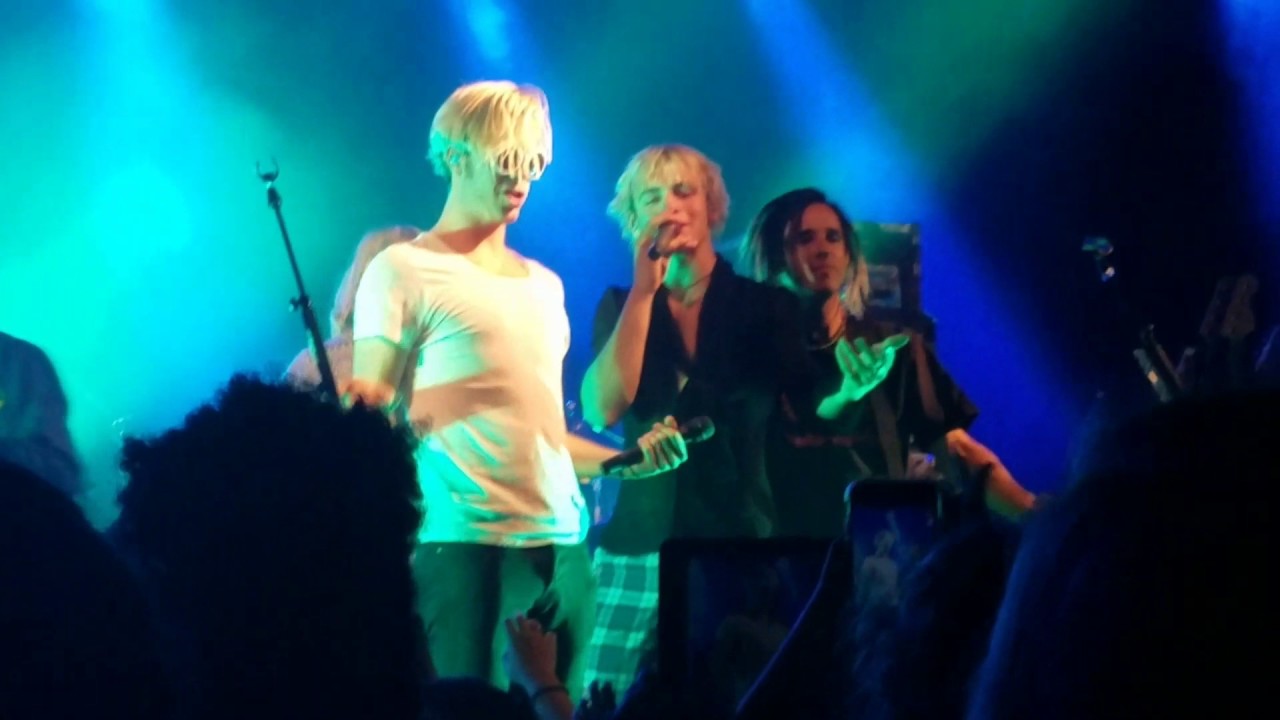 NBF ft. R5 "Shake UR Feet" LIVE