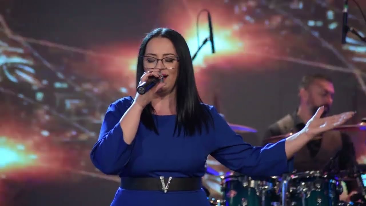 Aneta i Grupa Molika - Pustite me da ga vidim (Art Studio Production Live TV Show)