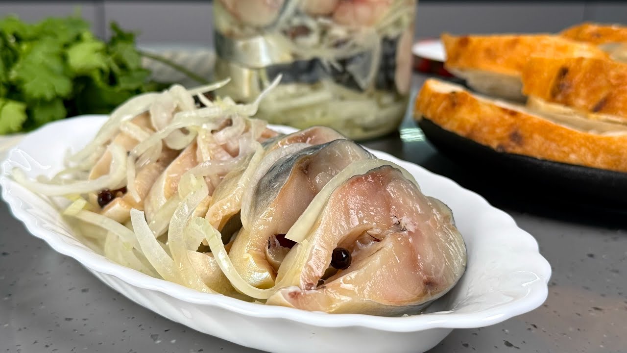 СКУМБРИЯ малосольная с луком, какая же она ВКУСНАЯ! Проще рецепта просто нет!