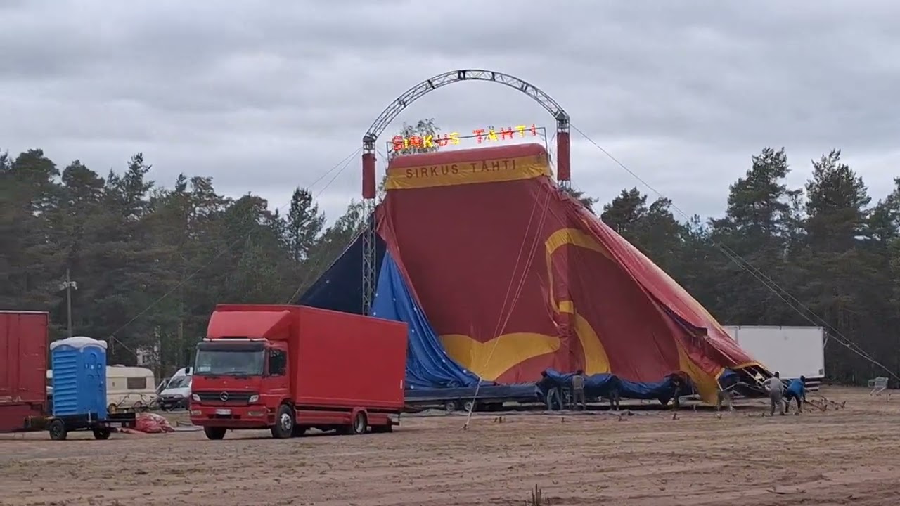 Sirkus Tähden teltan purku