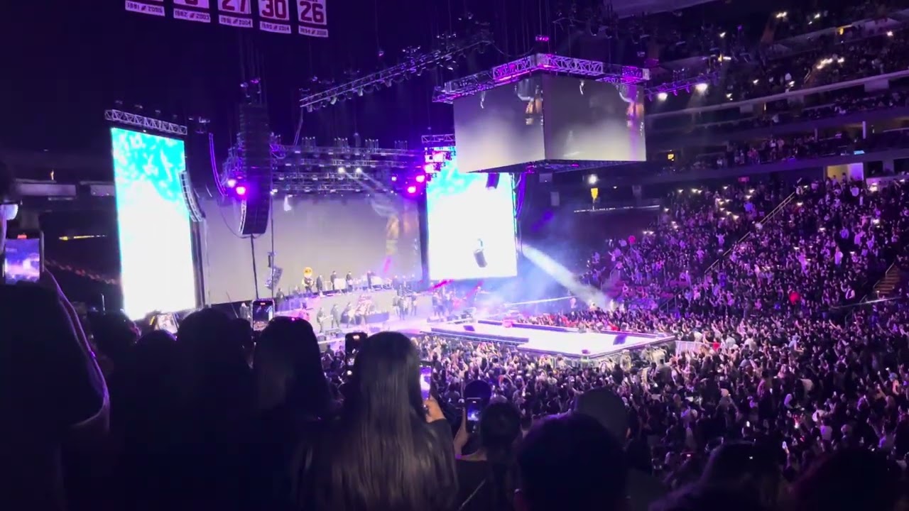 Junior H - Entre nosotros (Prudential Center)