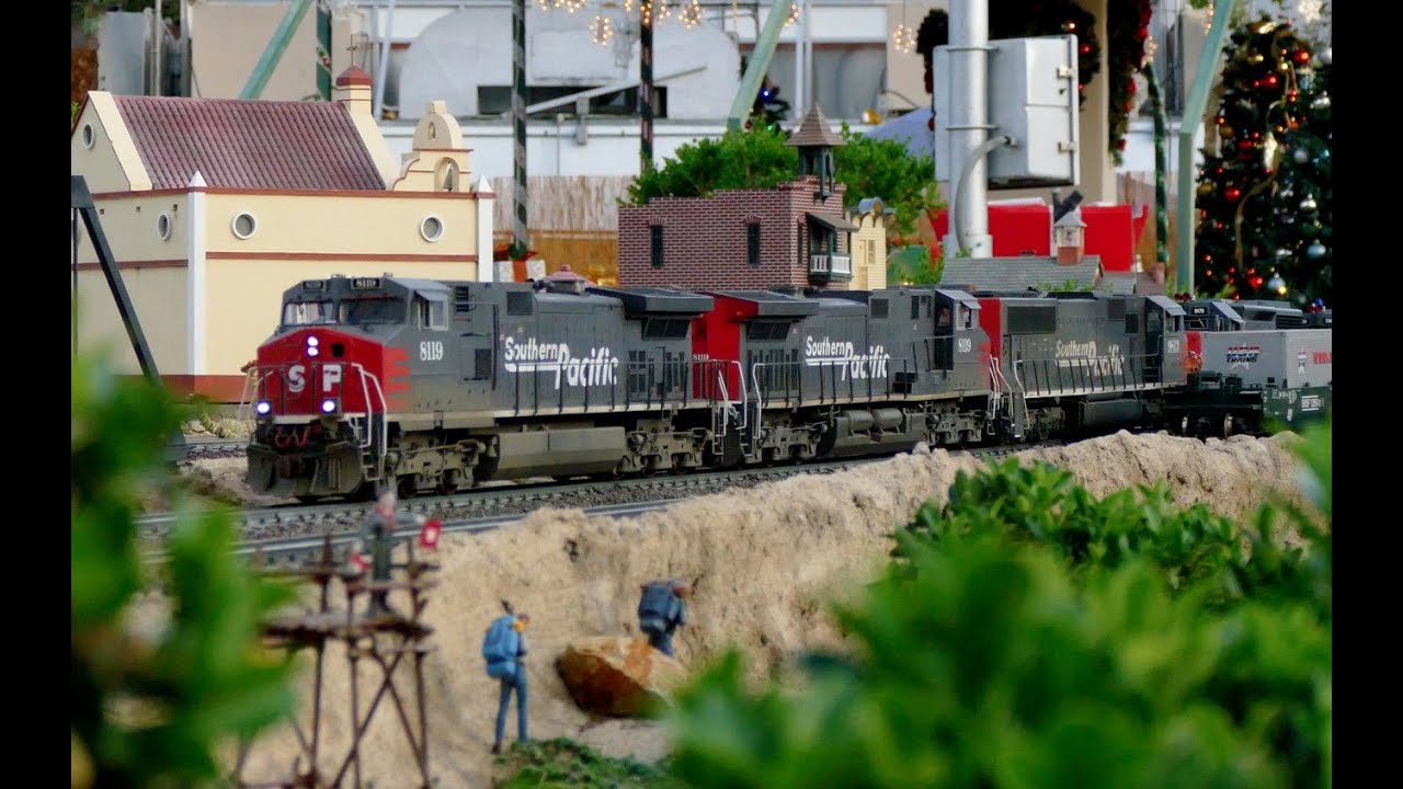 Extremely Long G Scale Train - 162 Cars