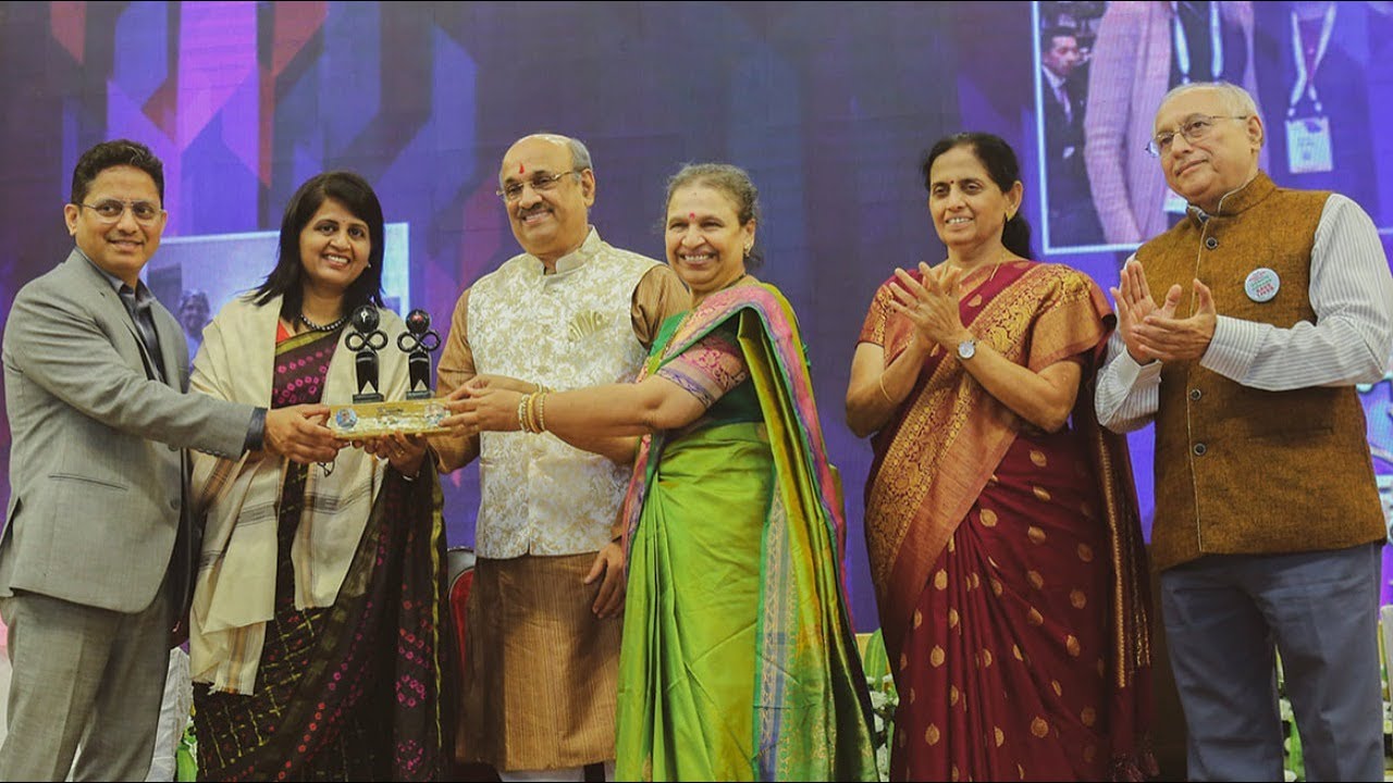 Jeevanvidya felicitates Dr. Shilpa Vidyadhar Lad, Dr. Madhavi Dileep Patwardhan | Mai Mahostav