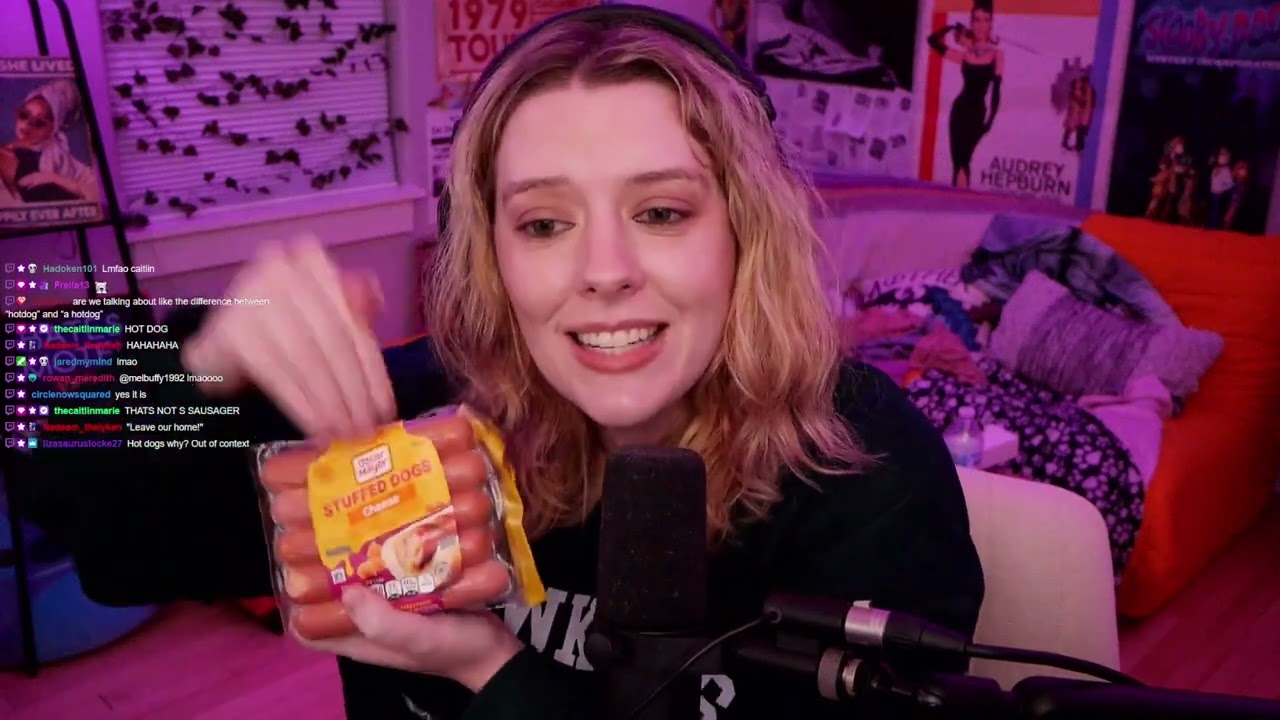Cassiekarmadisco talks about Hot Dogs