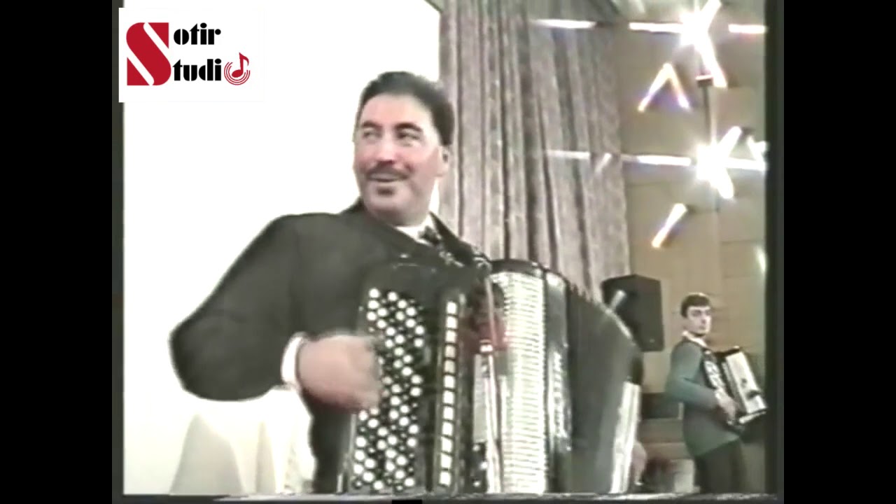 Meneka , Mica Nikolic , Pinki Bubnjar   KOLO