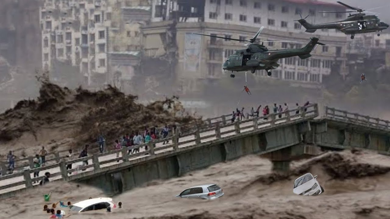 Most Horrific Monster Flash Flood Caught On Camera - Natural Disasters