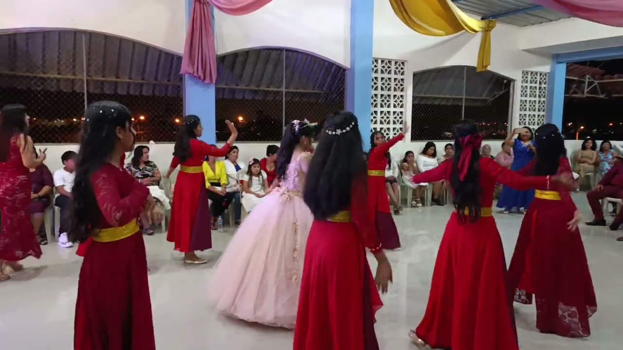 PRESENTACION DE COREOGRAFÍA EN LOS 15 AÑOS DE NATALY - ROJO - DESDE EL AMANECER