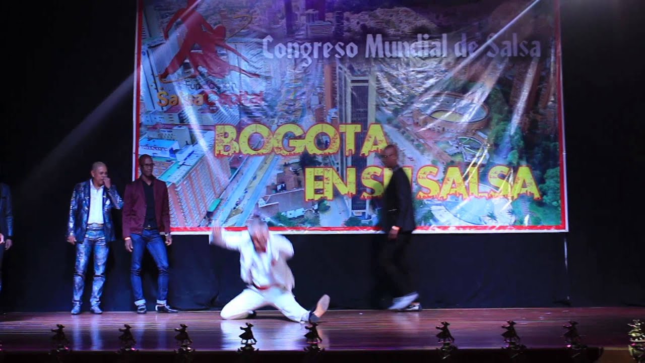 Francisco Vásquez, improvisando con algunos de los maestros de la Salsa