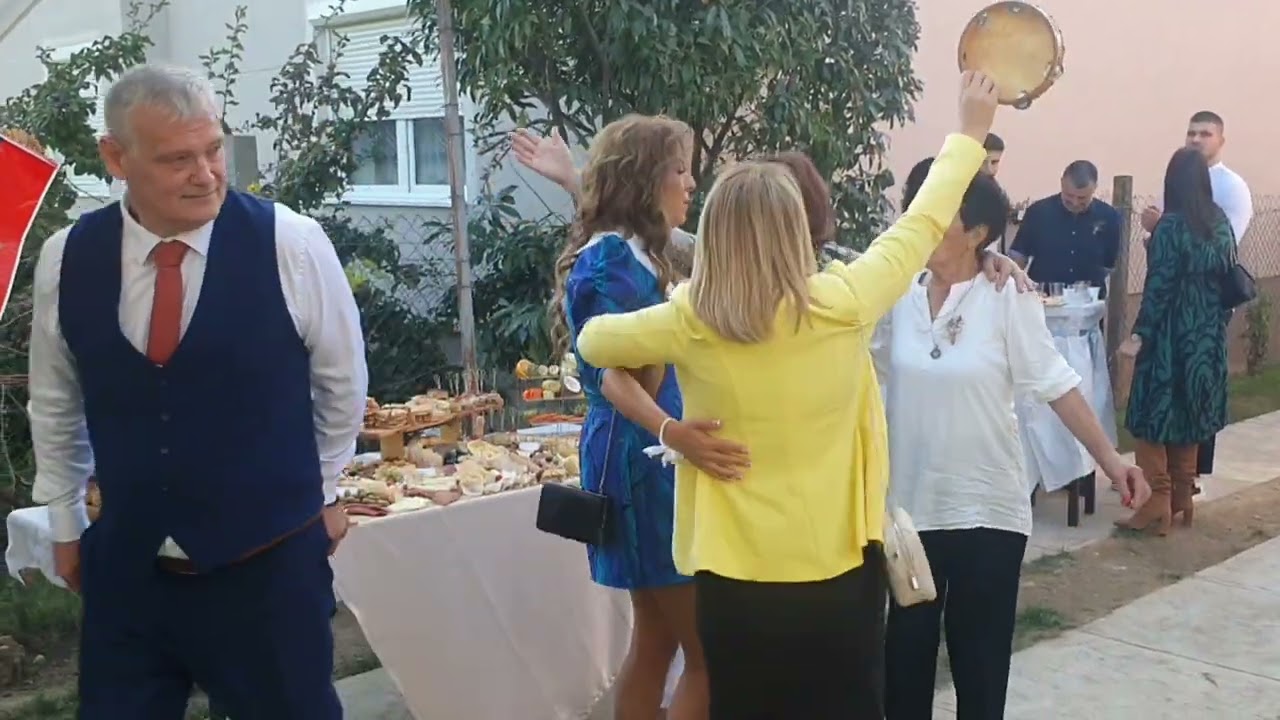 Jovana i Srdjan venčanje - skup