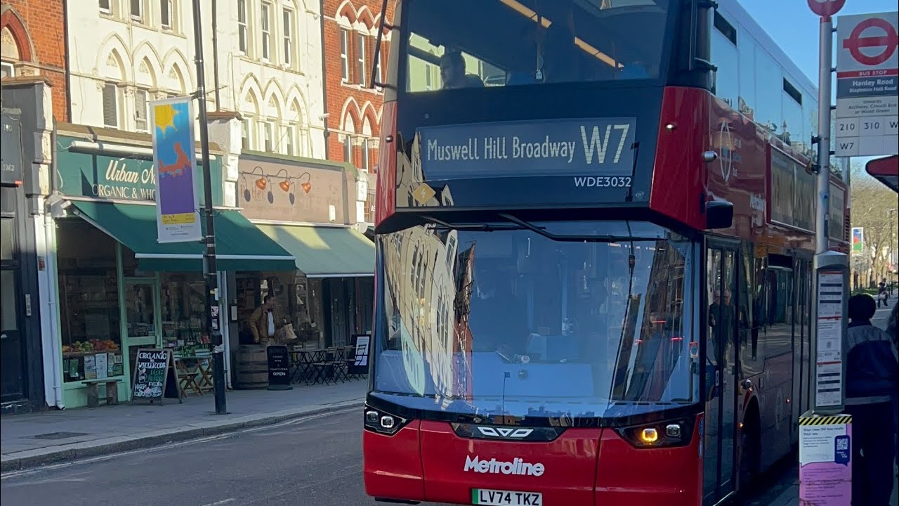 (W7 bus) Metroline WDE3032 LV74TKZ Electroliner