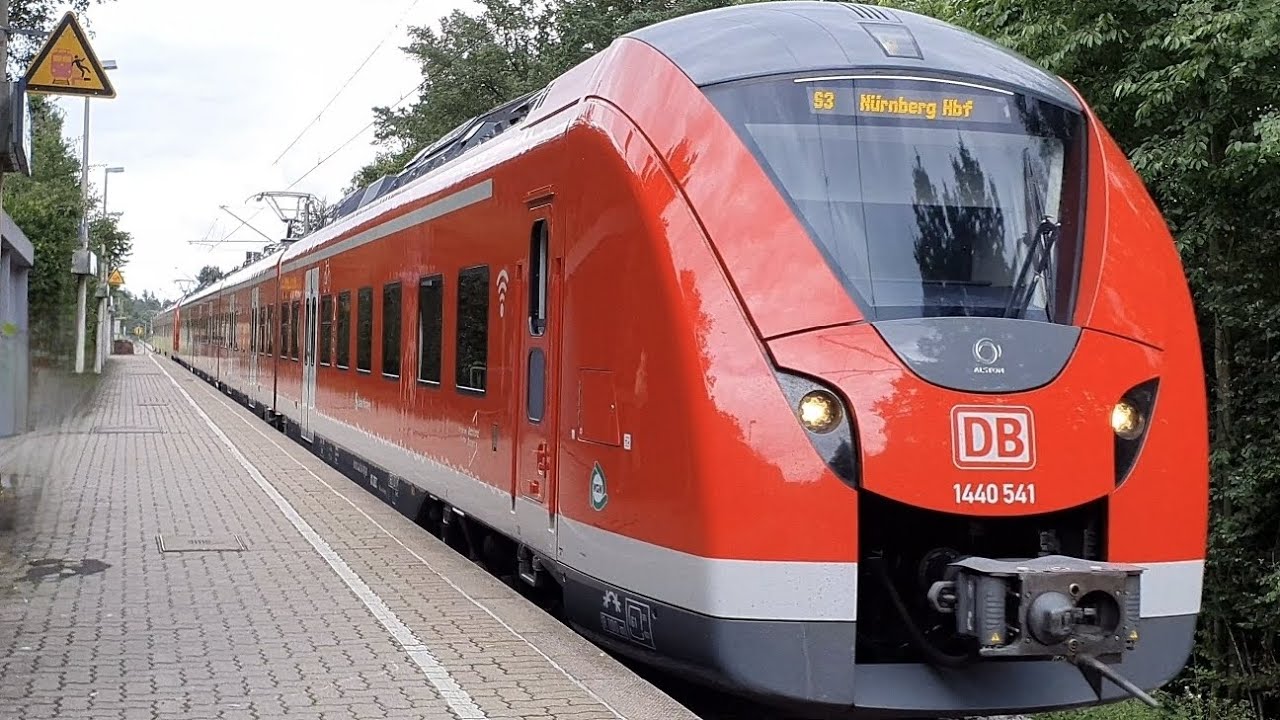Ein & Ausfahrt der S-Bahn Nürnberg [Linie S3] Richtung Nürnberg Hauptbahnhof_4K