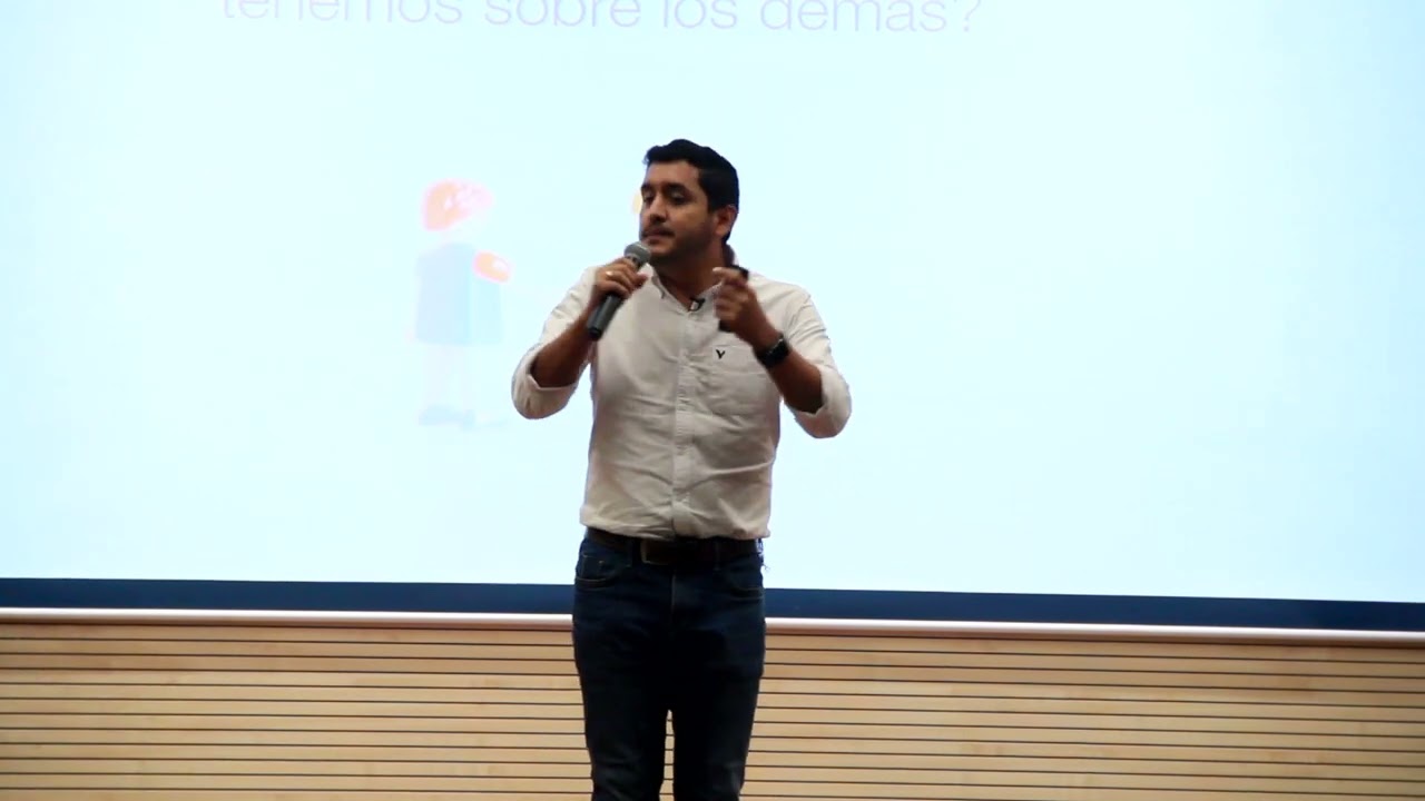 Una ciudad se construye con confianza | Francisco Rey | TEDxBucaramanga