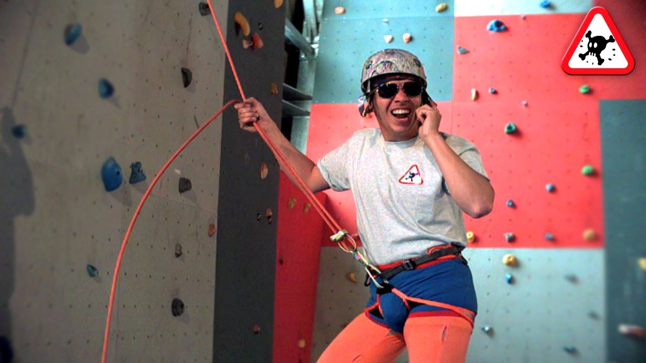 The World's Worst Belayer - Bad belaying techniques