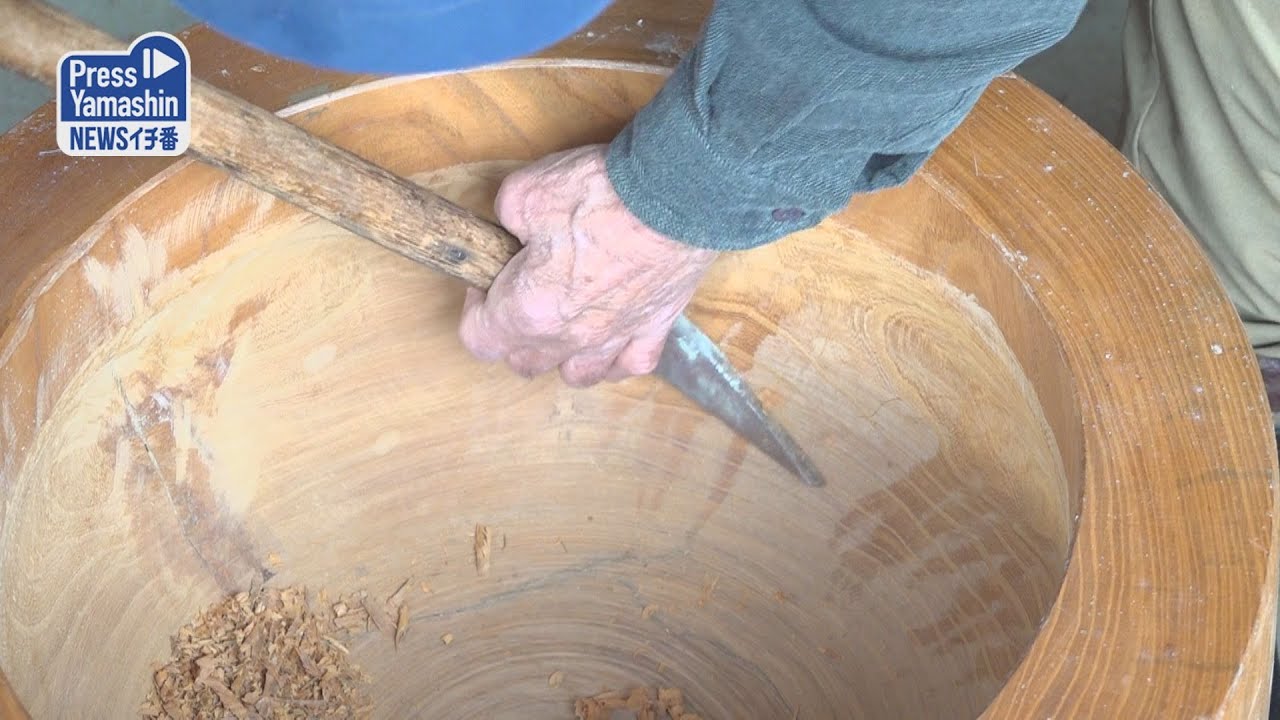 伝統の技 餅つき臼作り　山形市切畑