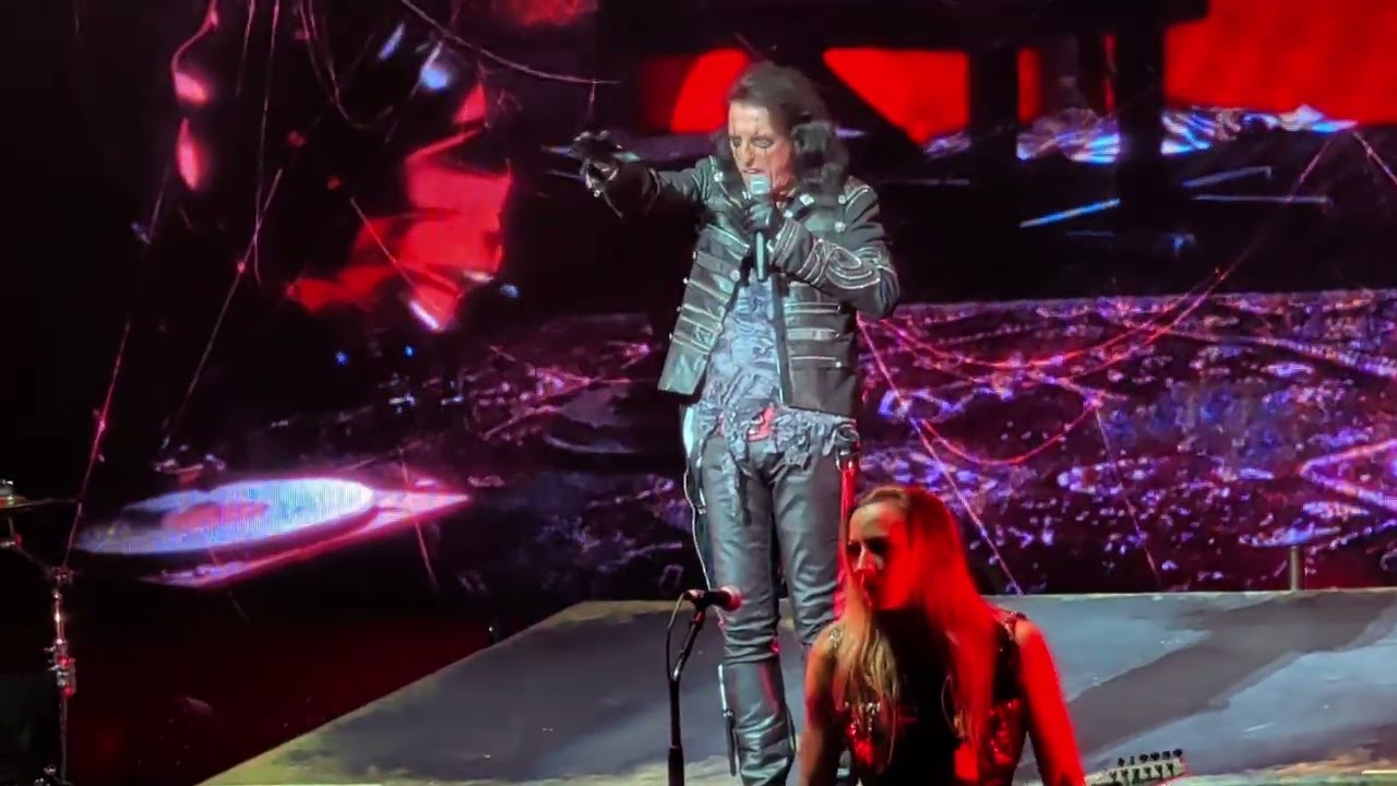 Alice Cooper - Guitar Solo / Brutal Planet [Live] @ SPAC in Saratoga Springs, NY 9/27/25