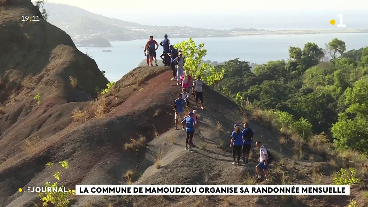 La commune de Mamoudzou organise sa randonn&eacute;e mensuelle.