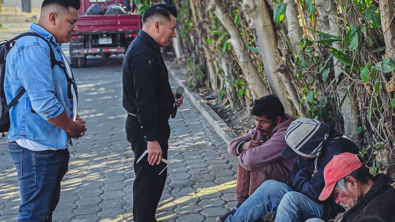 EVANGELISMO EN LAS CALLES DE GUATEMALA 
