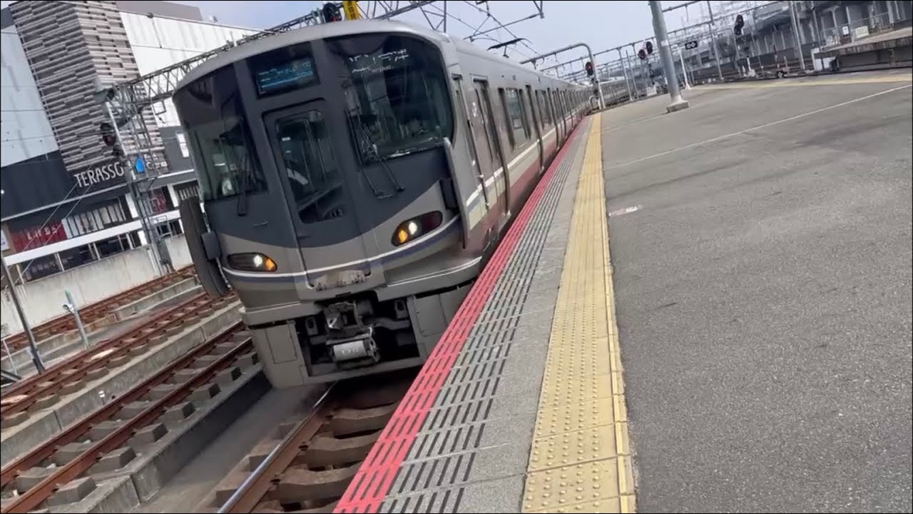 湖西線経由。223系2000番台＋225系100番台新快速敦賀行き姫路駅到着発車。