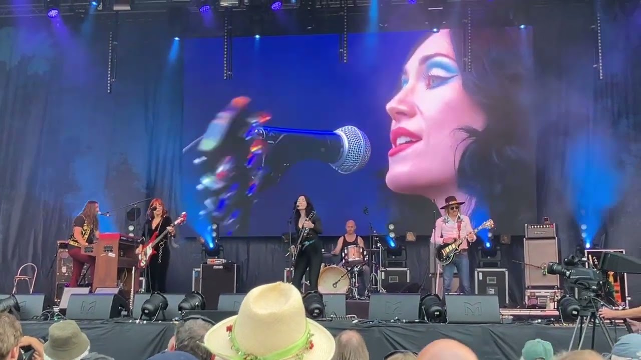 Rosalie Cunningham - To Shoot Another Day, Cropredy 2025