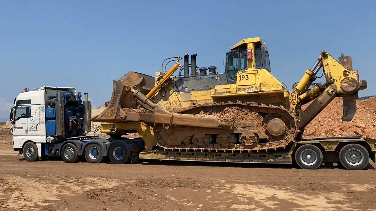 Transporting The Huge Komatsu D475 Bulldozer - Fasoulas Heavy Transports (Amazing Team)