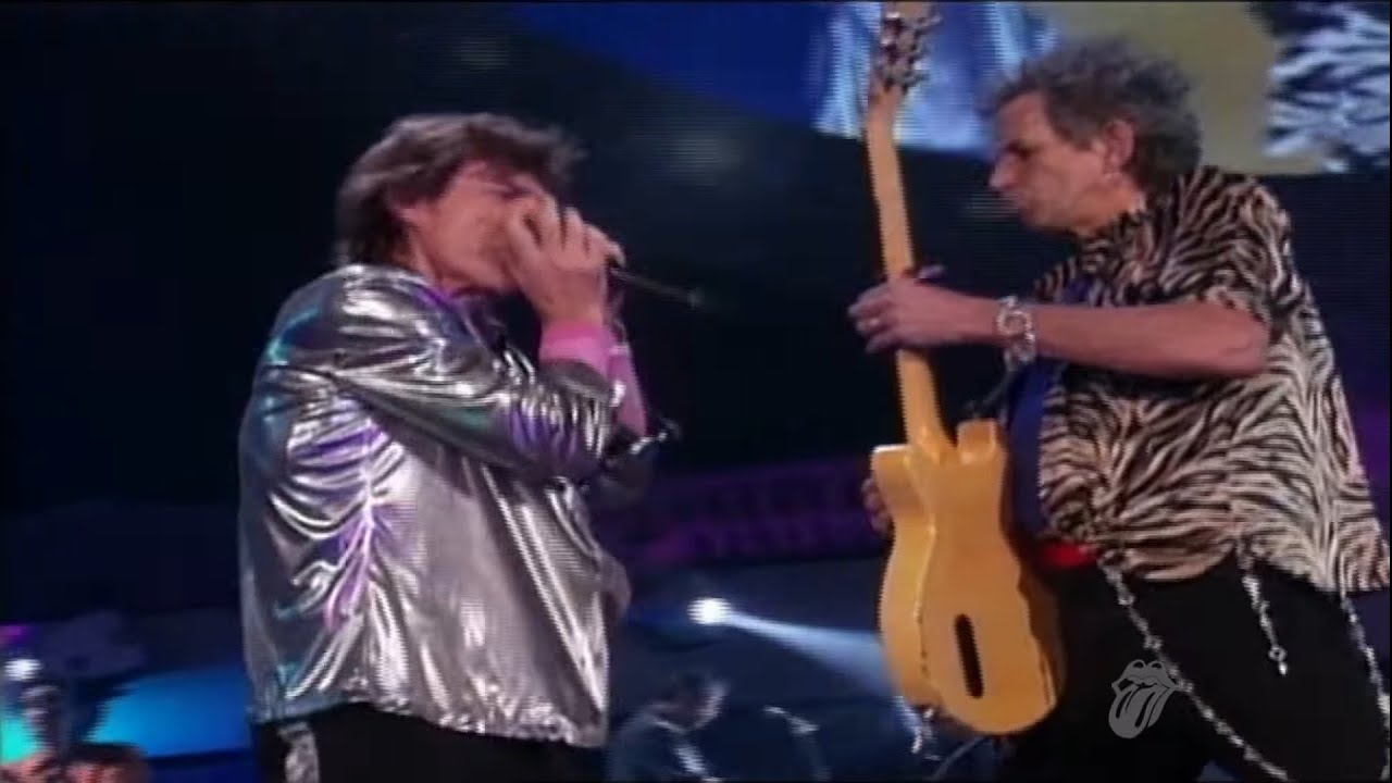 The Glimmer Twins interaction during Out Of Control & Mick Jagger dancing