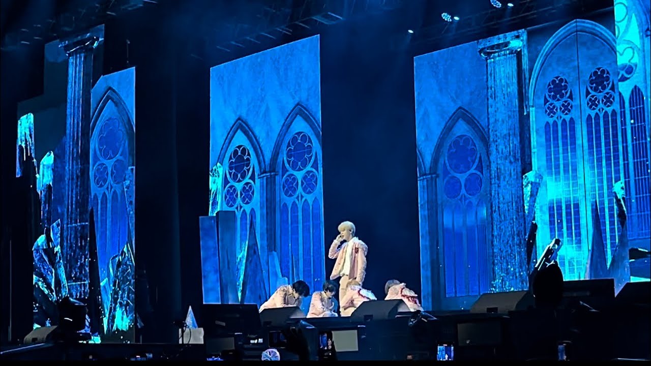 0X1=LOVESONG (I Know I Love You) - TXT in Manila day 2 2022.10.28