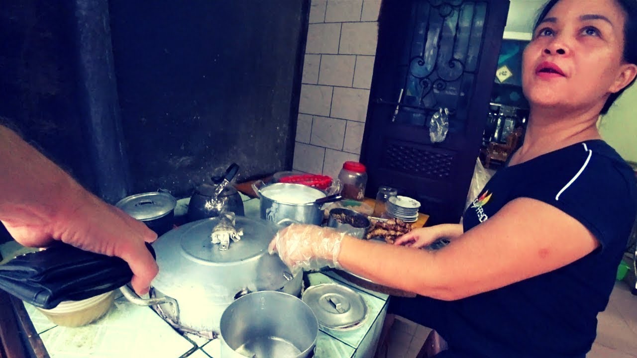 $1 Mystery Dish Vietnam Street Food 🇻🇳