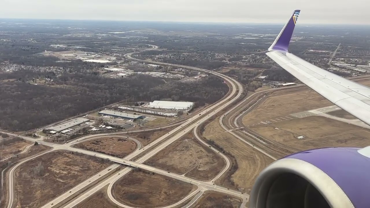Avelo Airlines Boeing 737-8EH [N809VL] Takeoff from Detroit (KDTW)