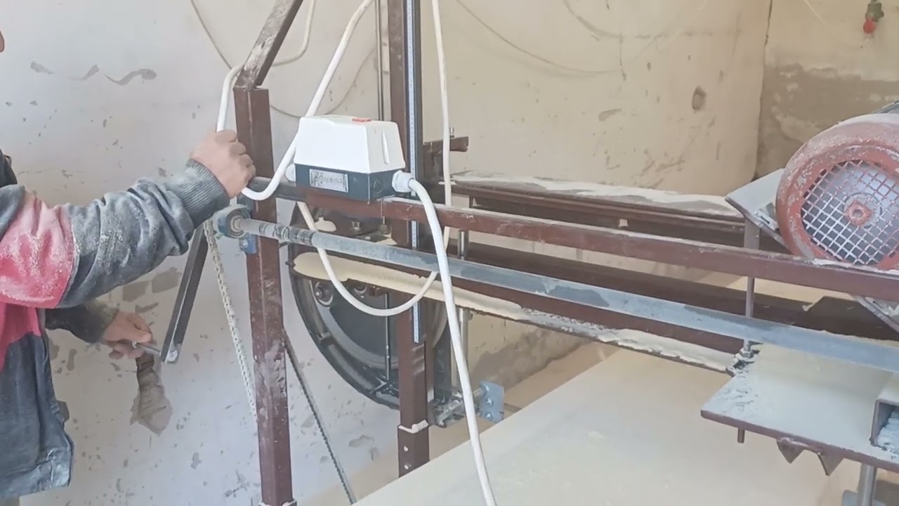 Fekvő r&ouml;nkbont&oacute; fűr&eacute;sz h&aacute;zi kivitelez&eacute;sben