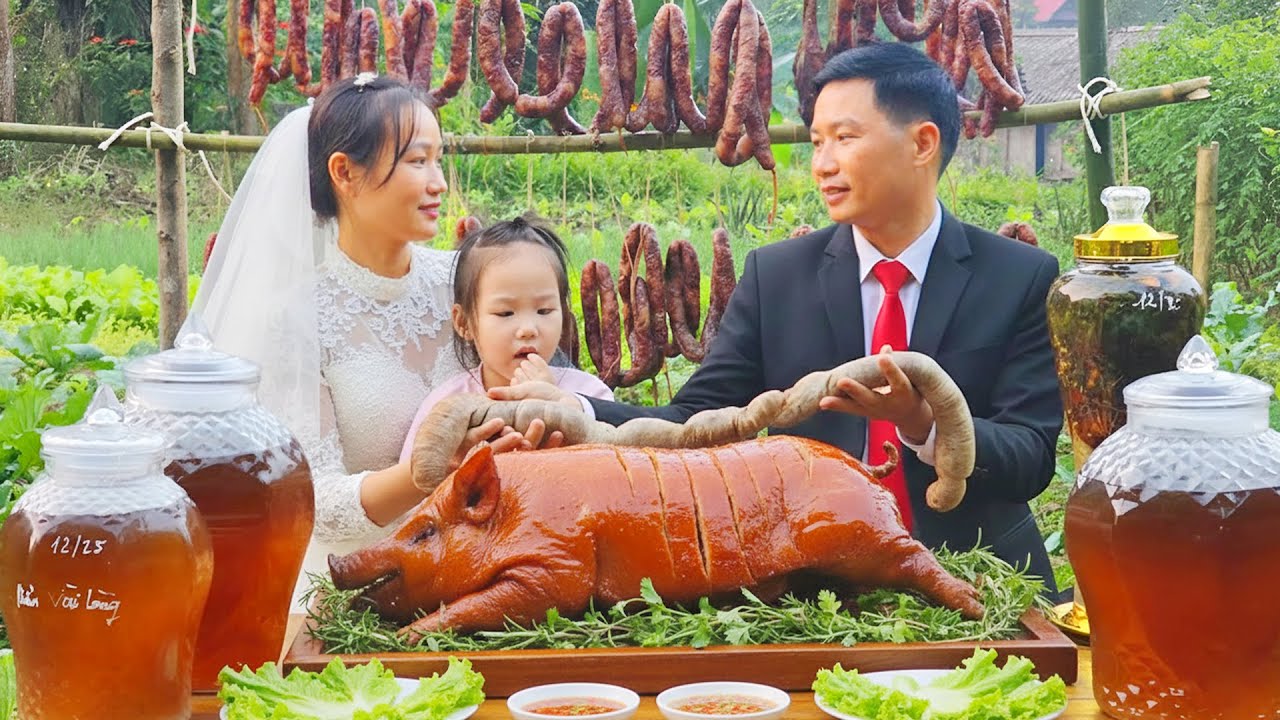 A Whole Black Pig, Deep-Fried in Lard - A Farewell Dinner Dor a Husband Leaving For Work Far Away