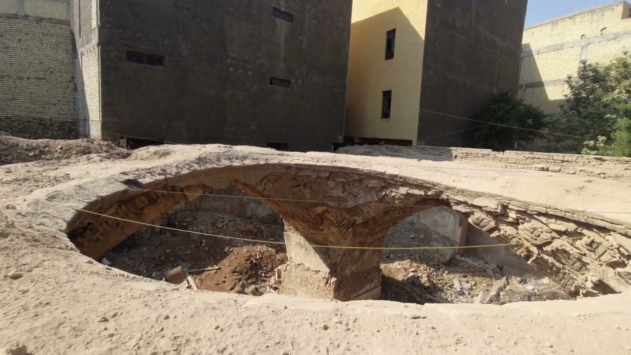 دخول جامع او مقبرة في وسط بغداد شارع الرشيد الحيدر خانة 