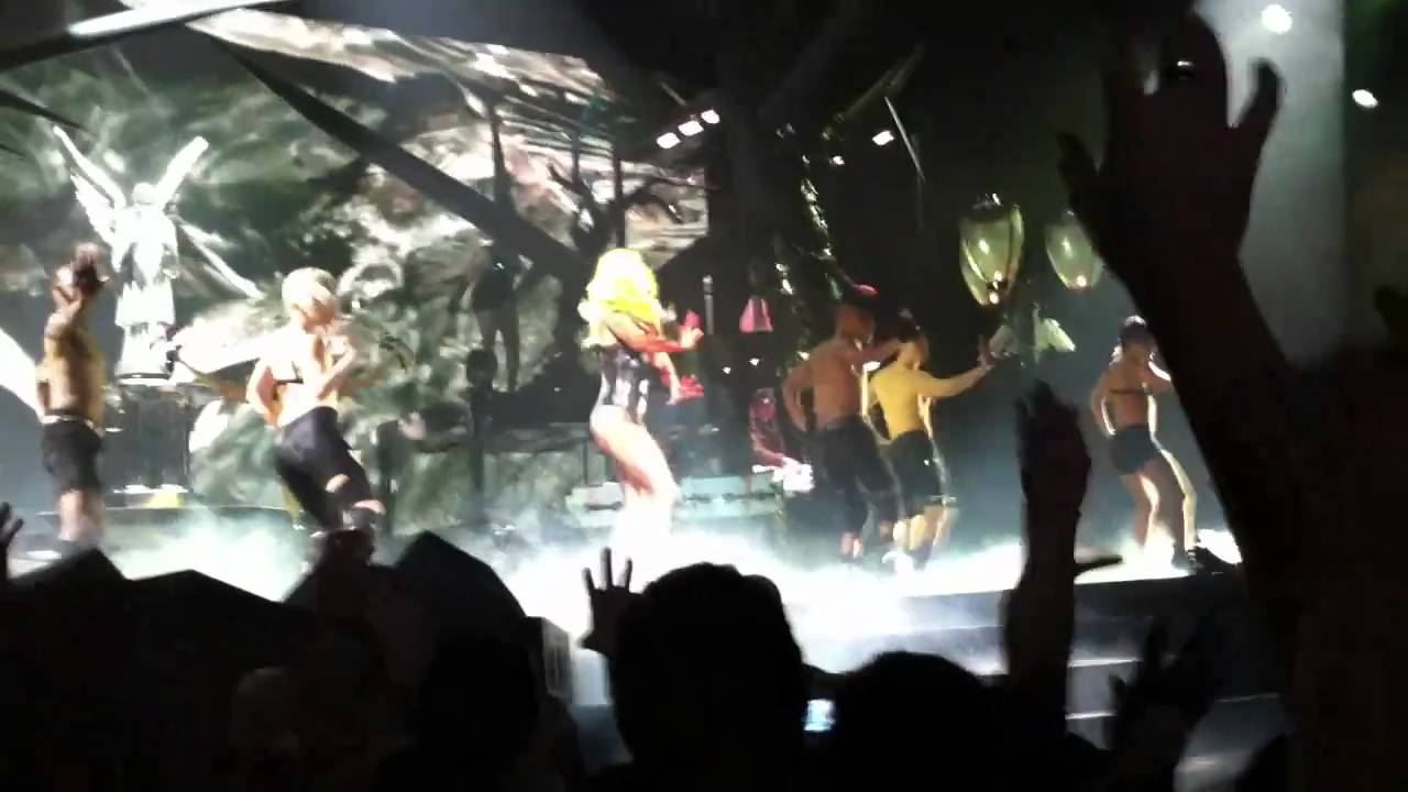 [HD] Alejandro - Lady GaGa (The Monster Ball Tour) [Live Halle Tony Garnier Lyon 2/12/10]