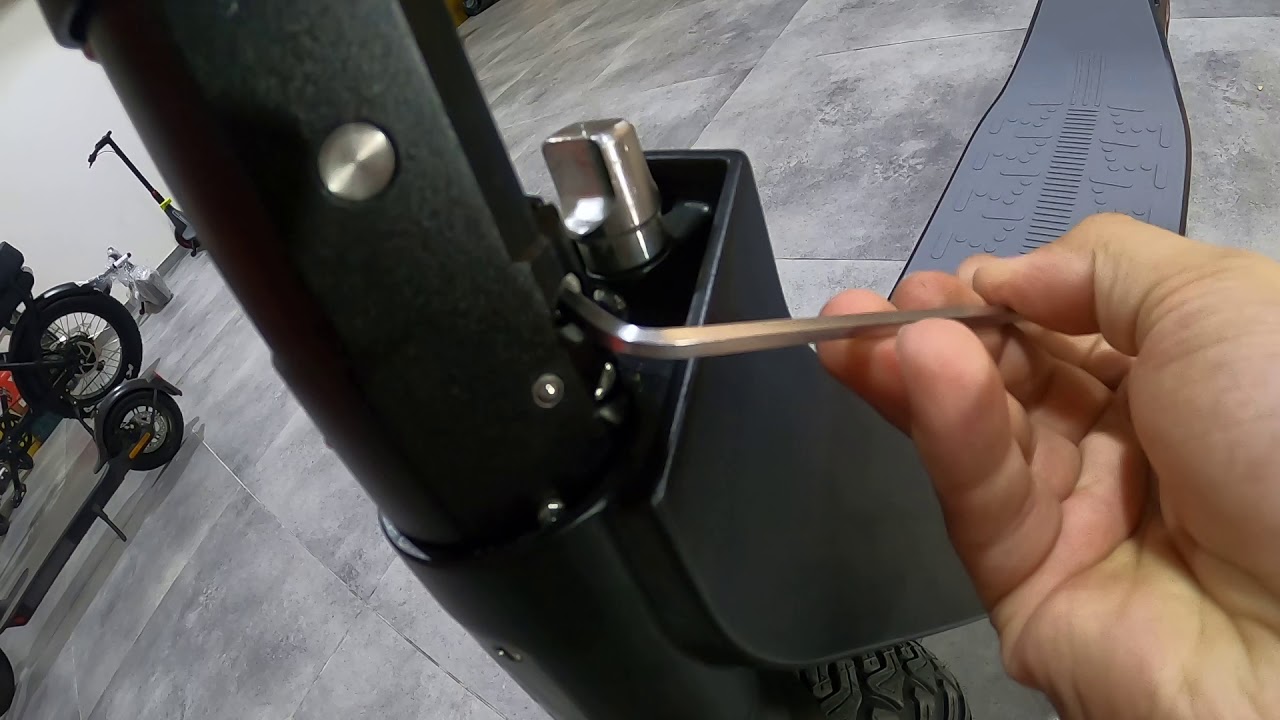 How to fix misaligned handlebar with wheel and Lock Cylinder on EVEONS G Max