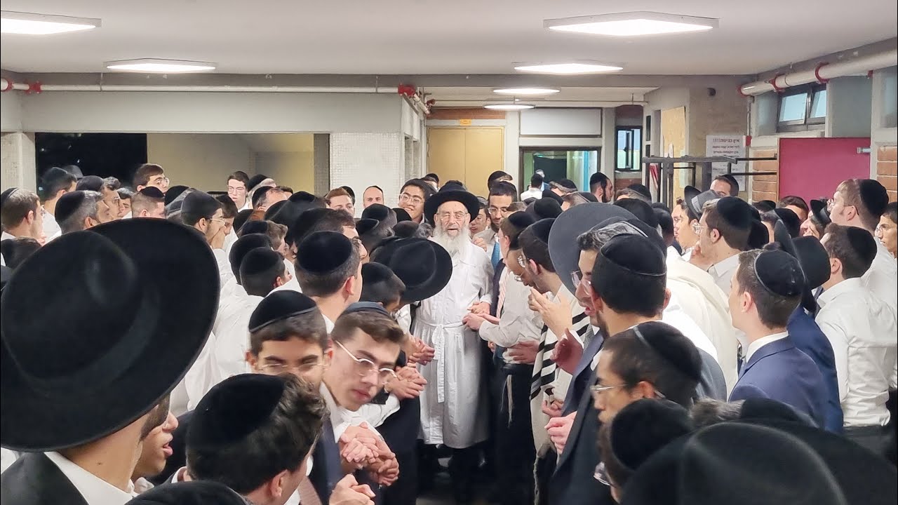 ברכת הלבנה ברוב עם וריקודים עם מורינו האש הישיבה הרה