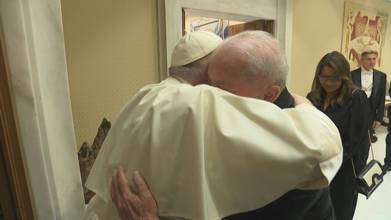 Lula se encontra com papa Francisco no Vaticano | AFP